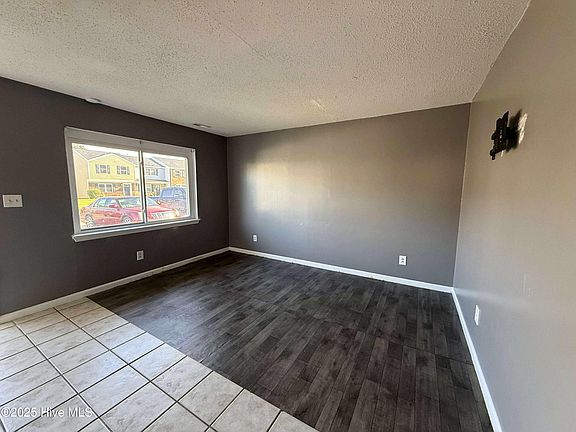 3rd image of 426 Myrtlewood Circle