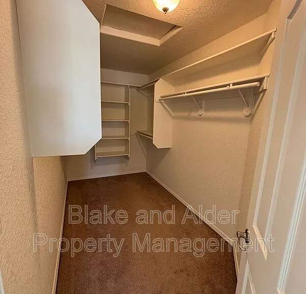 345 Norway St NE — Photo 37