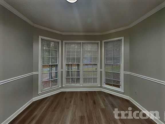 4th image of 91 Stratford Dr