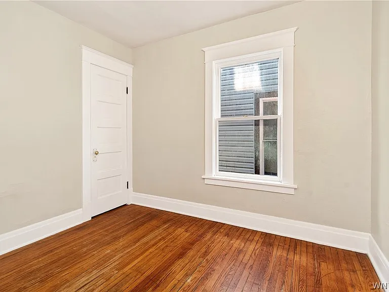 76 Vernon Pl #LOWER — Photo 11