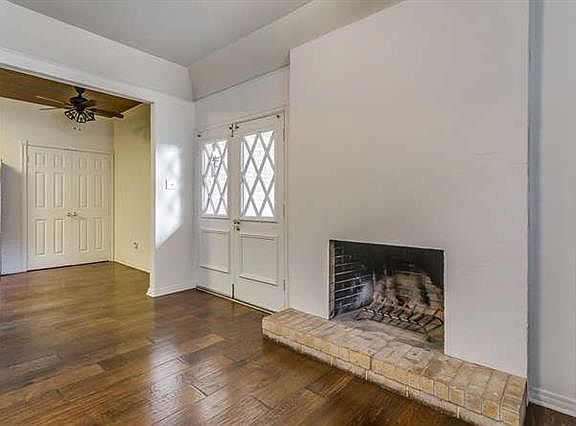 3rd image of 4320 Bellaire Dr S APT 104