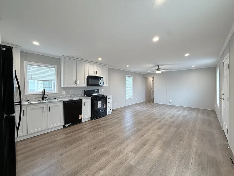 29800 Guilford Cir #161 — Photo 5