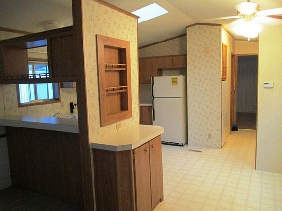3rd image of 5900 64th St NE Unit 209