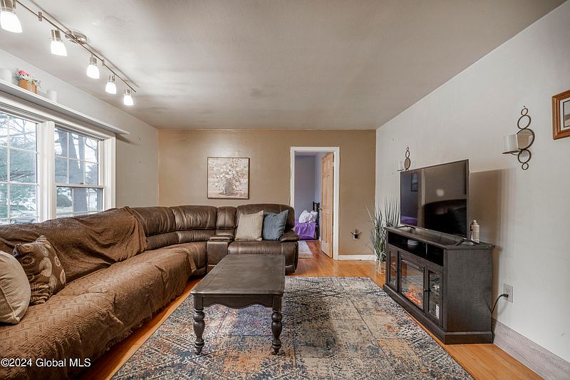 5th image of 20 Garling Drive