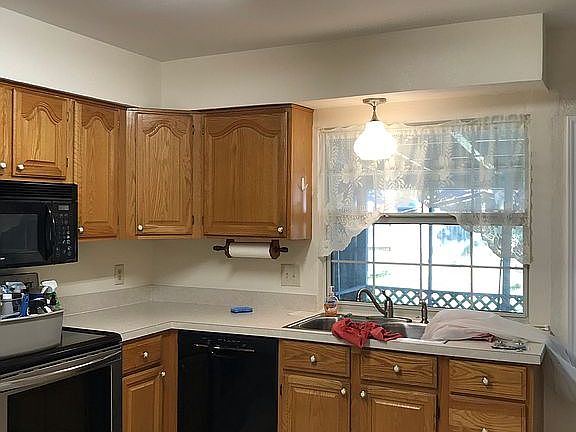 3rd image of 700 Lamar Dr