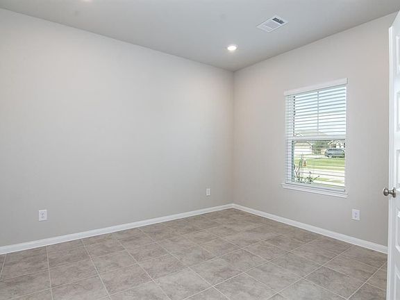 4th image of 2131 Cherryvale Dr