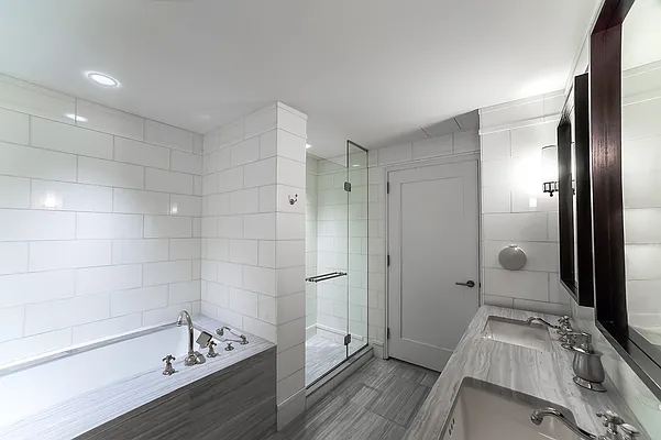 Rented by CORE | media 3