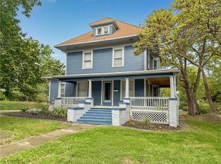 541 W 2nd St, Maryville, MO 64468