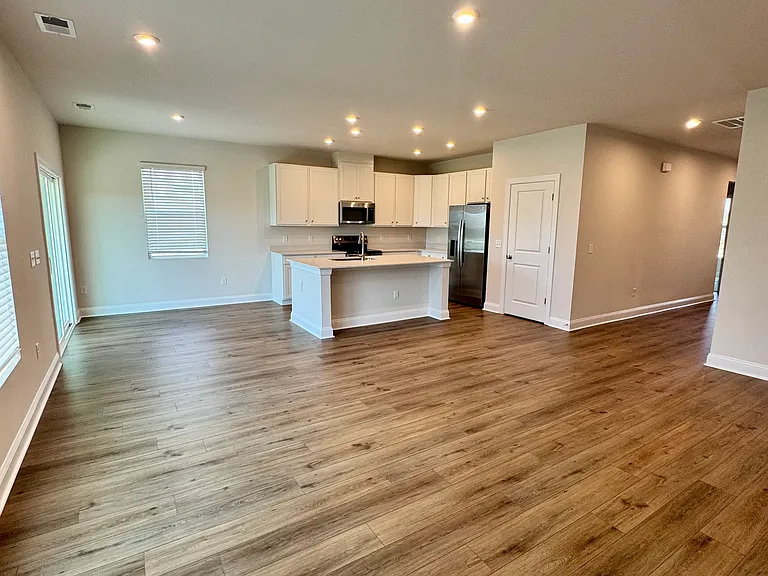 7446 Linda Vista Ln — Photo 9