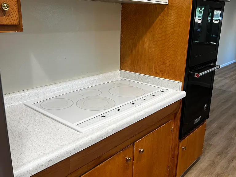 1462 Lillian St — Photo 11