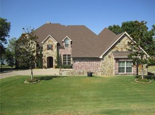 835 Meadow Lake Dr, Lakewood Village, TX 75068