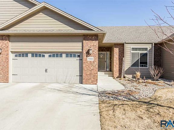 2nd image of 7560 S Grand Arbor Pl