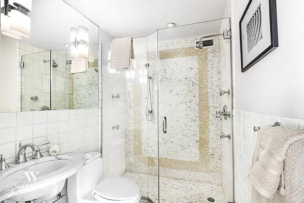 Sold by Warburg | media 8