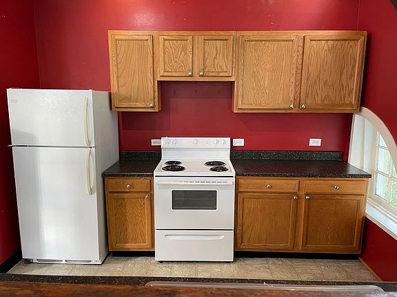 4th image of 418 E Maxwell St APT 3