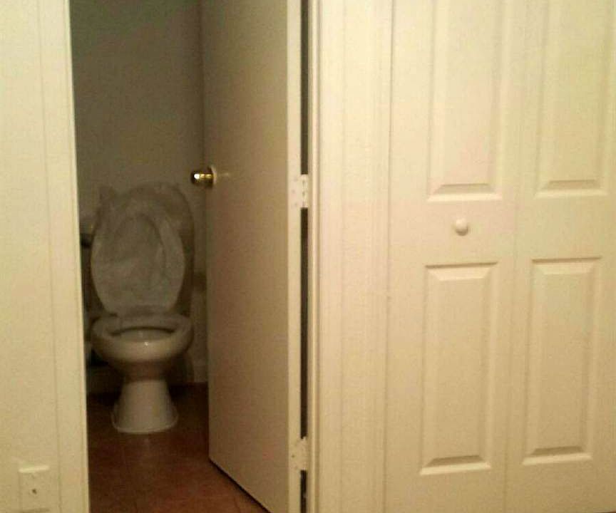 Bedrrom to Bathrom