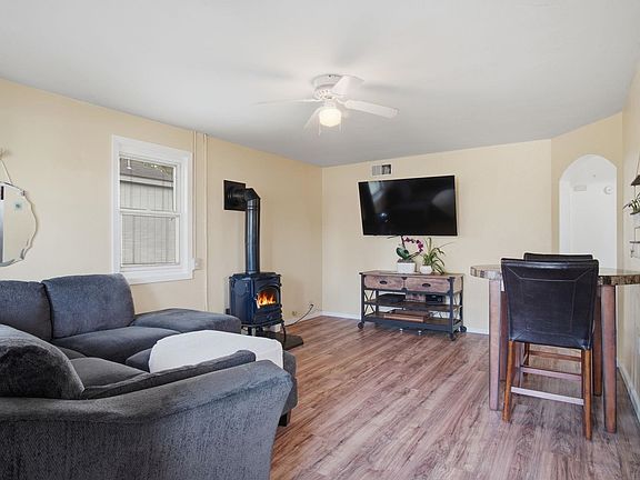 4th image of 4506 E 6th Ave