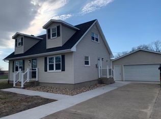 103 9th Ave, De Witt, IA 52742