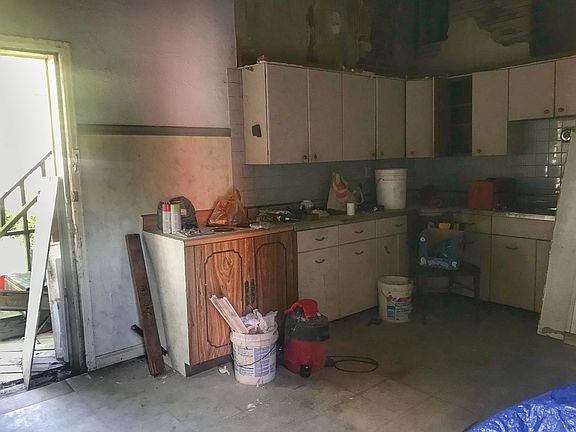 5th image of 2843 Winnebago St