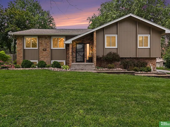 653 S 212th St, Elkhorn, NE 68022