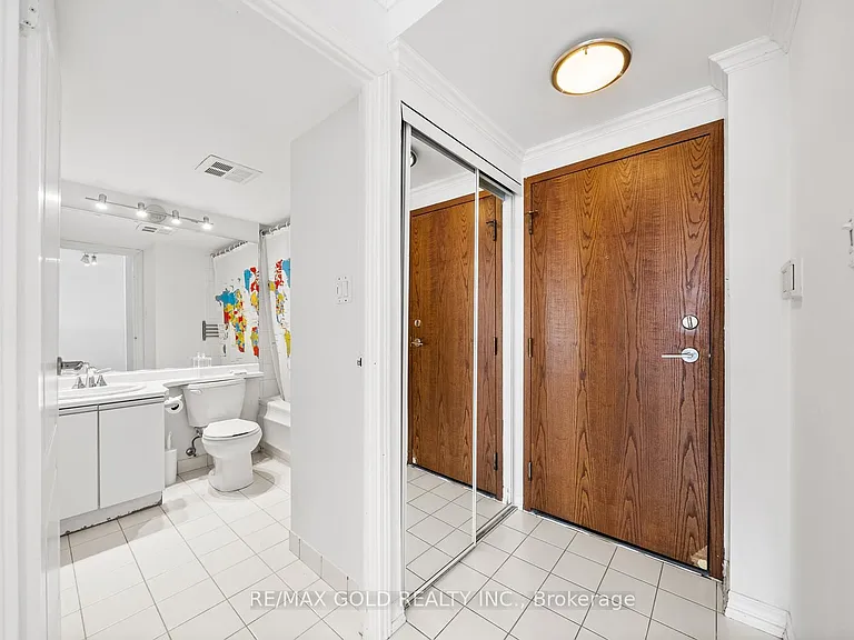 10 Yonge St #2710 — Photo 7