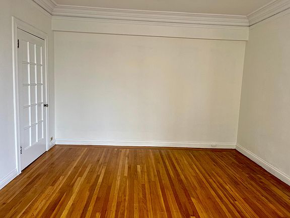 2nd image of 2330 Larkin St #33