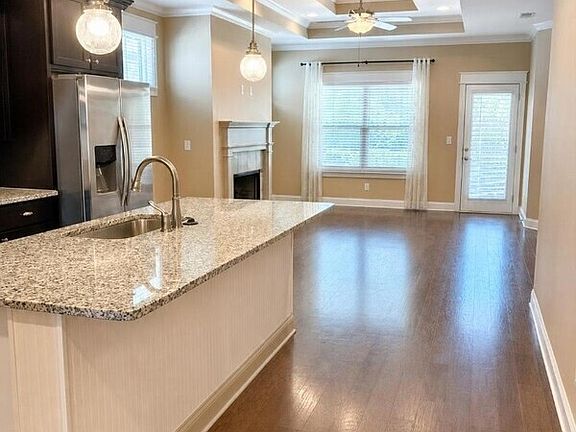 5th image of 8242 Roy Ln