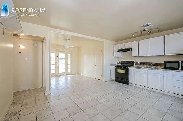 2609 W McLellan Blvd #2 — Photo 8
