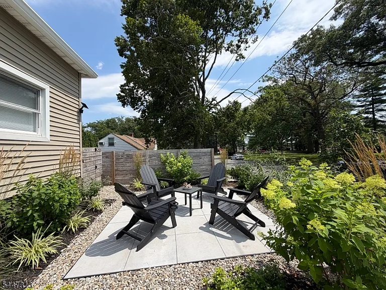 54 Label St #2 — Photo 21
