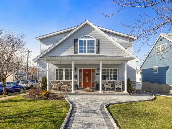 753 9th St, Secaucus, NJ 07094