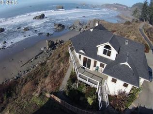 17400 W Ocean Dr, Brookings, OR 97415
