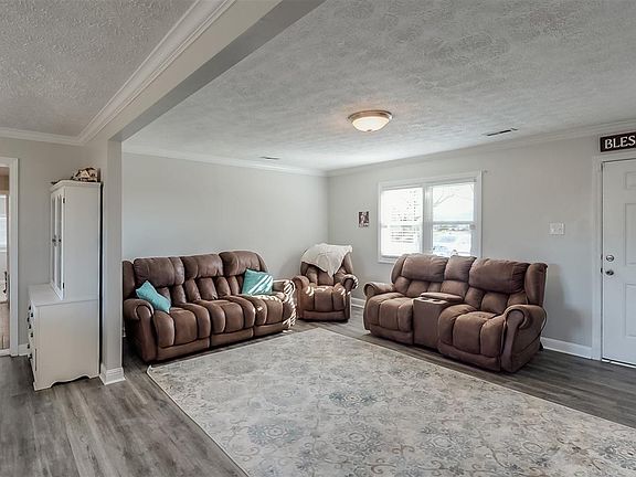 4th image of 97 Cedar Ln