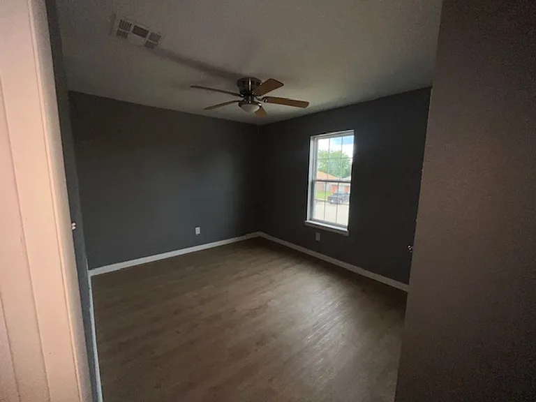 3303 Toledo Dr #D — Photo 8
