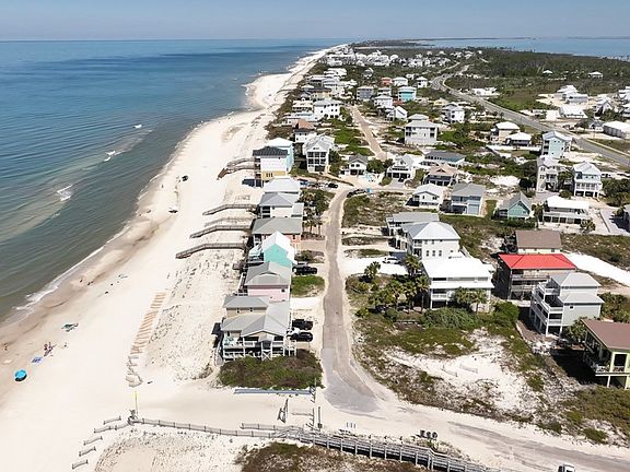 3rd image of 286 White Sands Dr.