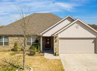 358 N Drewrys Bluff Dr, Fayetteville, AR 72704