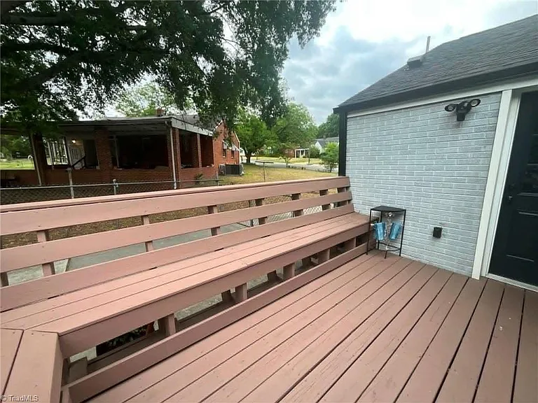 1712 N Mebane St — Photo 26