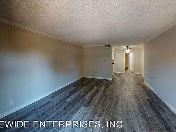 5th image of 940 N Hayworth Ave #G