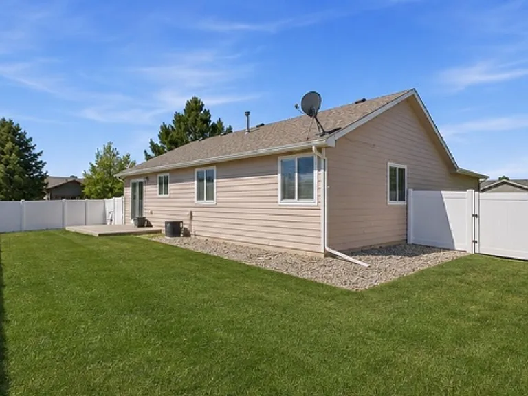 7026 Mount Nimbus St — Photo 20