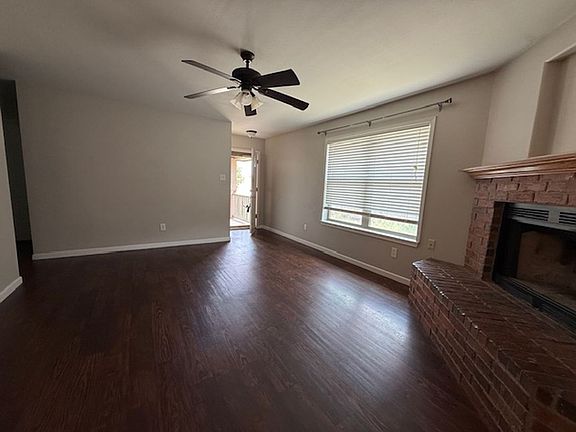 3rd image of 281 Sugarberry Ave
