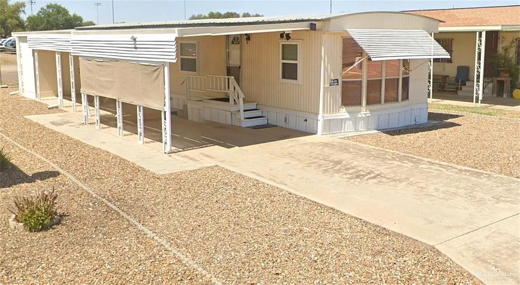 2 bed, 1.0 bath, 714 sqft, $750 — Photo 2