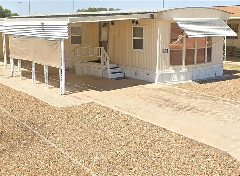 402 Cory Dr #B-10 — Photo 2