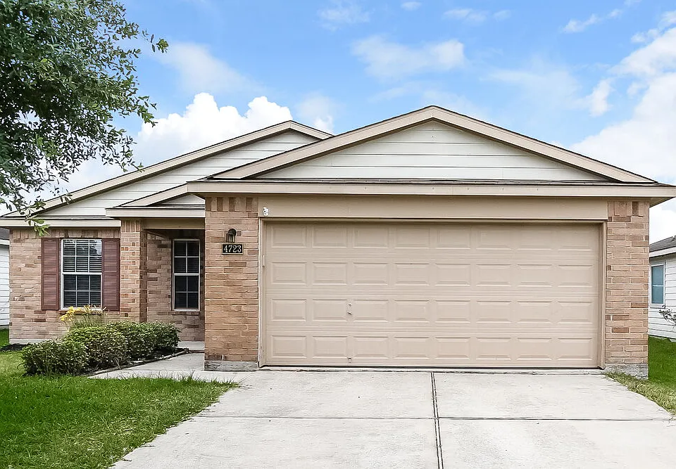 4723 Comal River Loop