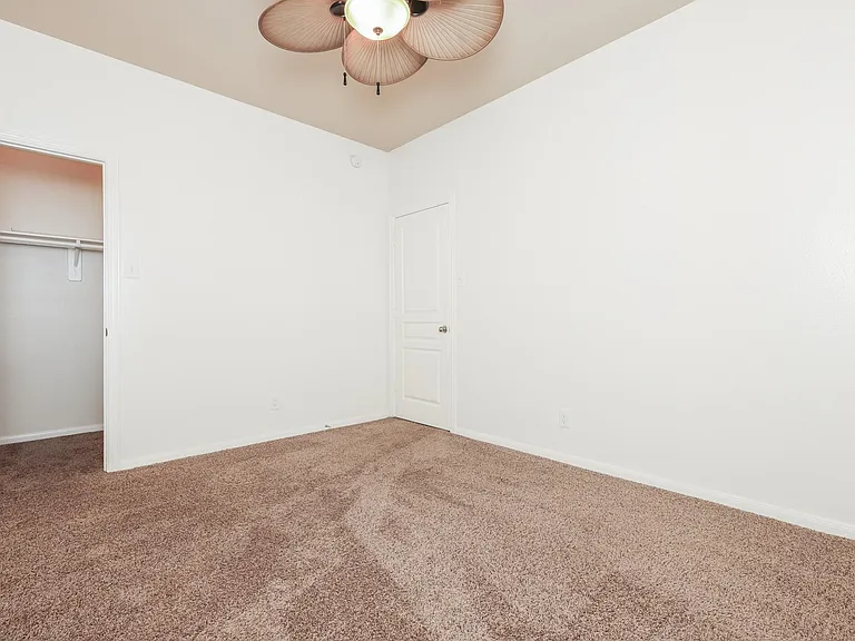 8114 Malago Point Dr — Photo 17