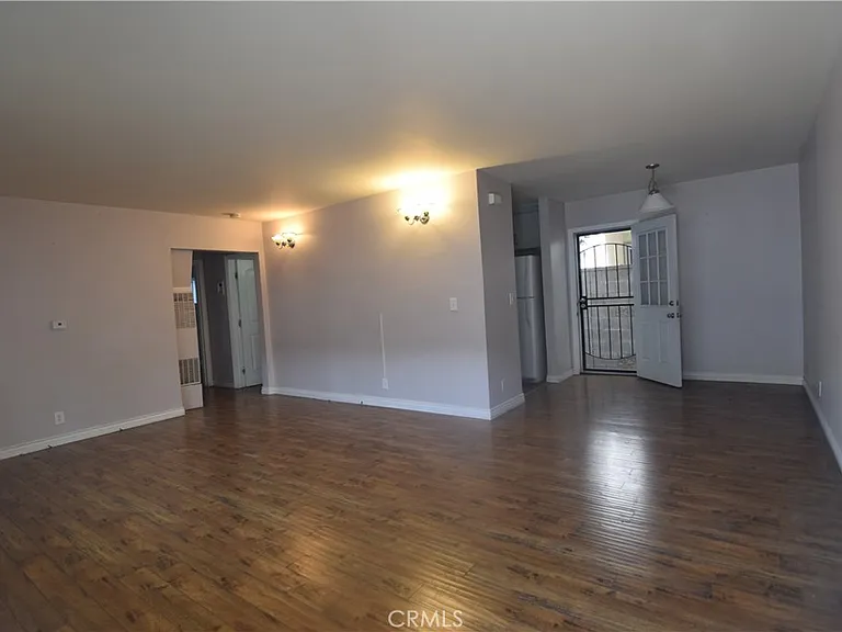 317 E Providencia Ave #C — Photo 2