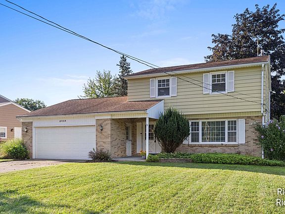 2nd image of 5434 Edgelawn Dr SE