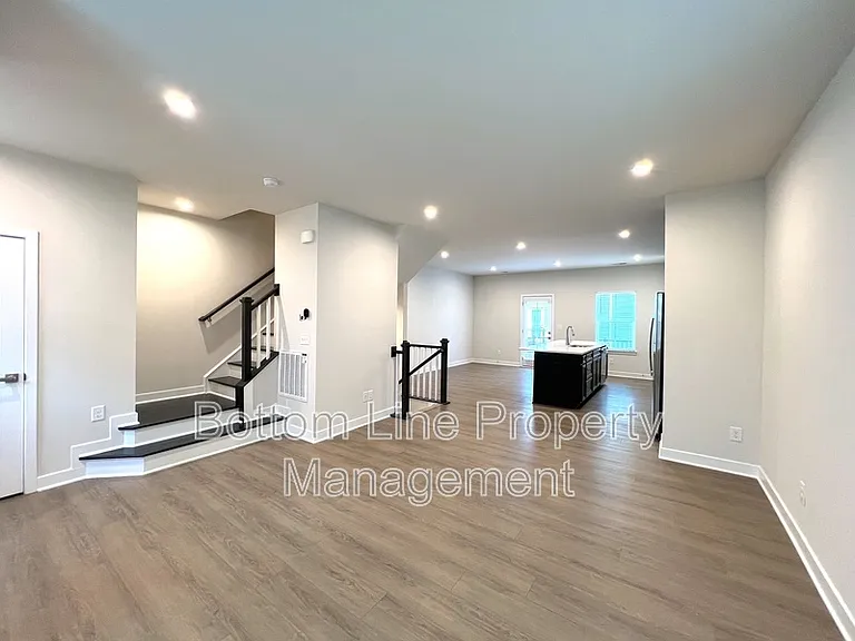 9416 Mallard Mills Dr — Photo 3