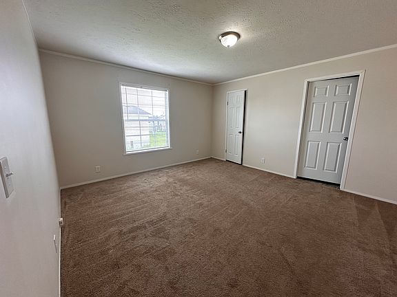 4th image of 1968 Spruce Ln #113