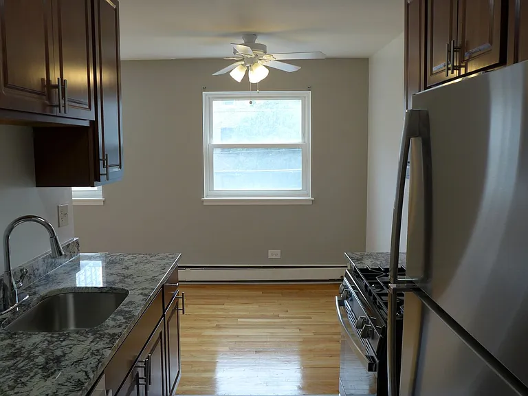 Winthrop Suites Apartments — Photo 16