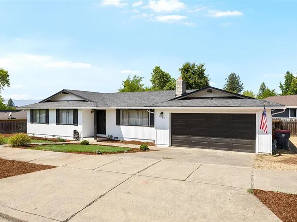 1789 Inverness Dr, Medford, OR 97504