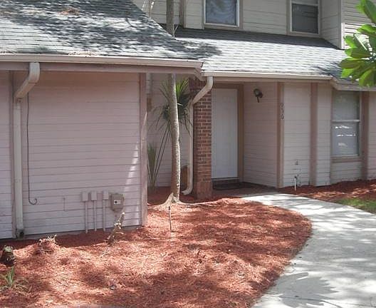 2nd image of 956 S Lake Sterling Ct