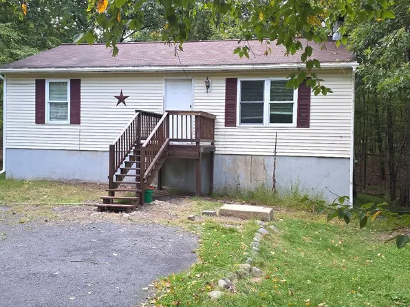 521 Starling Ct, Bushkill, PA 18324